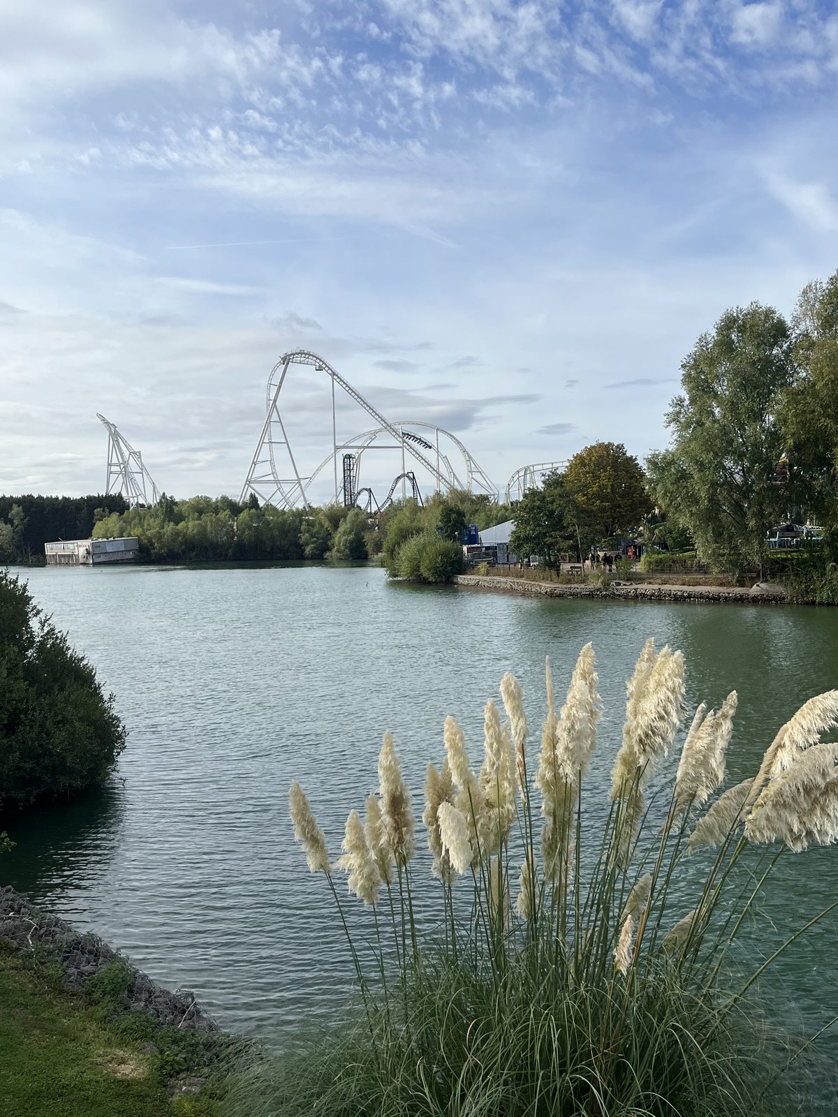 Lake and rollercoaster at Thorpe Park